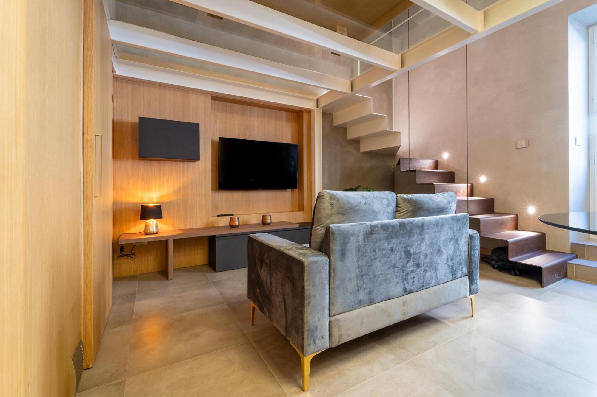 Luxury Urban Craft Apartment
